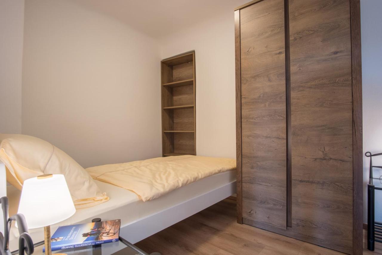 Vila Radolca Apartments & Rooms Радовлица Экстерьер фото